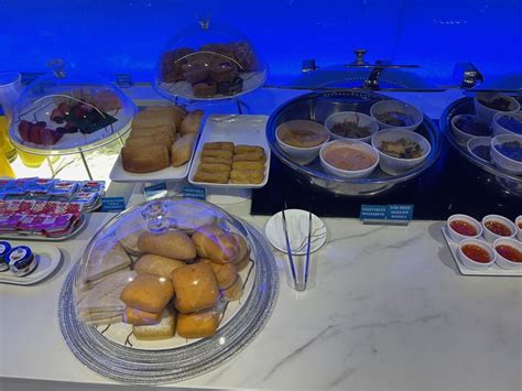 Review Oman Air Lounge Bangkok Bkk Live And Lets Fly
