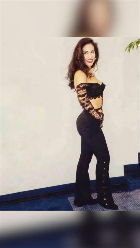 Pin By Ysabella Morales On Pins By You Selena Quintanilla Selena Quintanilla Outfits Selena