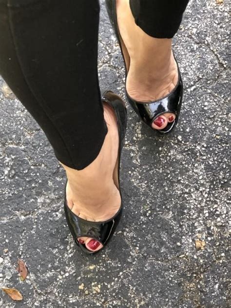 Pin By Sare On Peep Toe Platform Heels Hot High Heels Stiletto Heels Legs