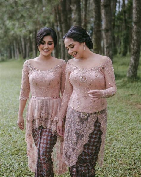 6 Model Kebaya Simple Modern Untuk Dikenakan Saat Pesta