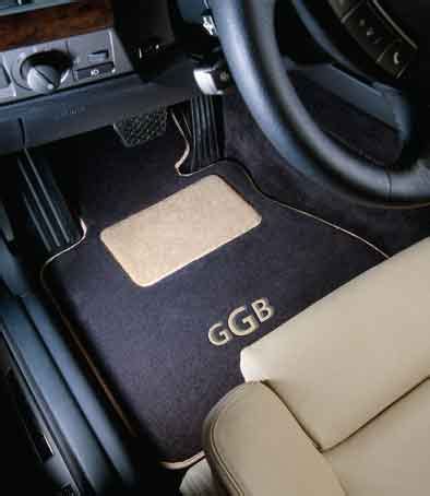 5 Differences in Custom Car Mats vs. One-Size-Fits-All Mats