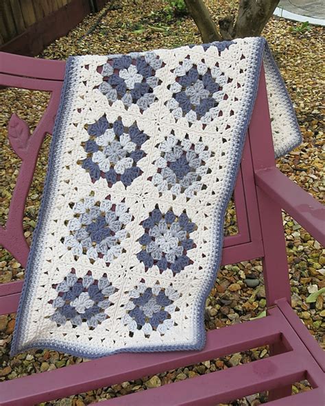 Ravelry Granny Square Table Runner Pattern By Lynne Samaan