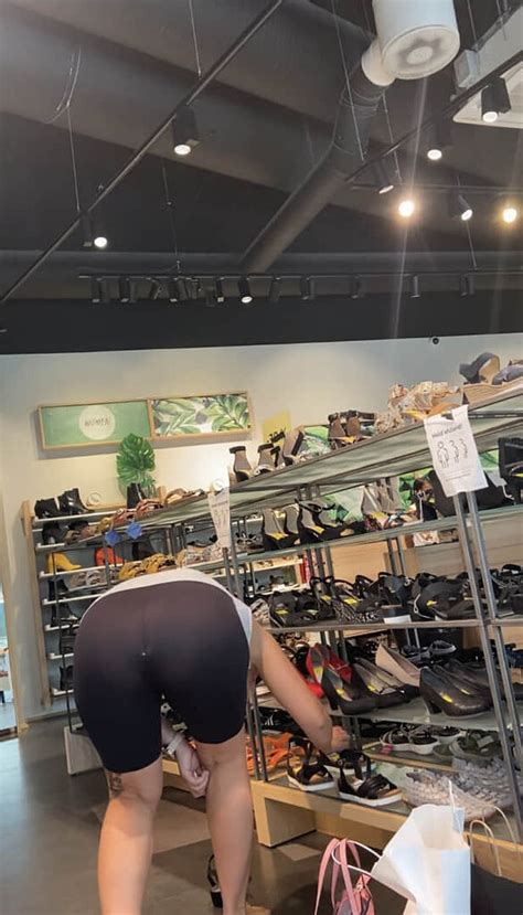Pawg Blonde Milf In Leggings Bender Spandex Leggings Yoga Pants