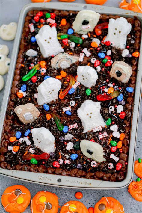 Halloween Graveyard Dirt Cake - The Baking ChocolaTess