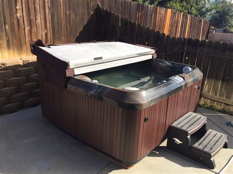 Fairly New 2017 Jacuzzi Brand 6 7 Person Hot Tub Spa Massage J470