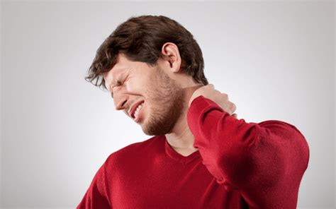 When Should You See A Chiropractor For Neck Pain Oasis Chiropractic