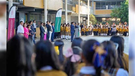 Realiza Jorge Miranda Honores A La Bandera En La Escuela Primaria