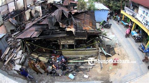 Foto Kebakaran Di Kampung Dalam Pekanbaru Hanguskan Rumah