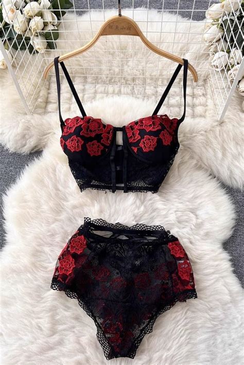 Cabellos Floral Embroidered Lingerie Set By Sinderella