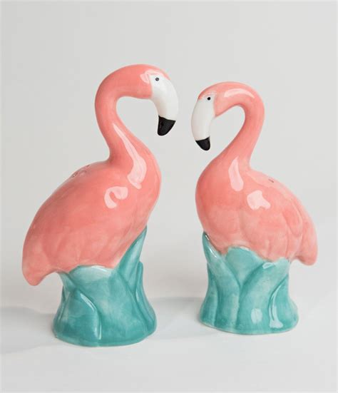 Retro Style Pink Flamingo Ceramic Salt Pepper Shaker Set Unique