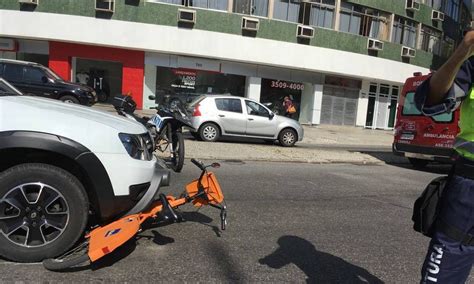 Ciclista é Atropelado Por Carro Na Avenida Pasteur Jornal O Globo