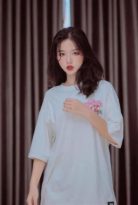 Dàn hot girl của ĐH Kinh tế Quốc dân có người từng lên báo nước ngoài