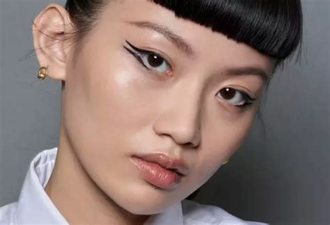 13 Best Nude Lip Liners Neutral Lip Liner Products