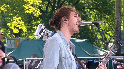 Video Hozier Performs Live on 'GMA' - ABC News