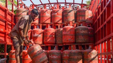 Price Of Commercial LPG Cylinder Reduced By Rs 19 Price Of Commercial