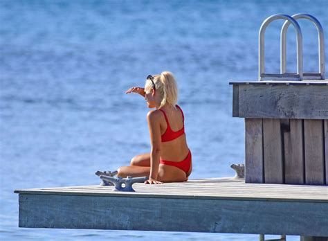 Lottie Tomlinson Flaunts Her Sensational Body In A Bikini In Barbados Photos PinayFlixx