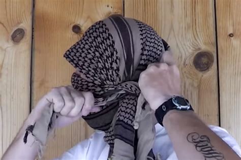 How to Tie a Shemagh: 7 Head Wrap Styles | RECOIL OFFGRID