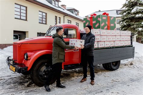 Kilkaset paczek świątecznych od Perły trafi do samotnych i ubogich