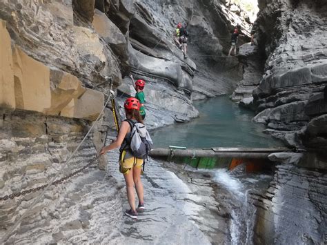 Vía Ferrata Nivel 2 en el Pirineo PirineoSur Guías de Alta Montaña