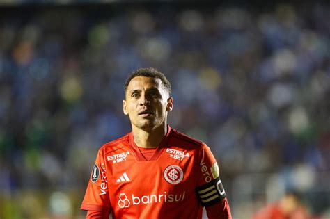 Na Calada Da Noite Flamengo Contratou Alan Patrick