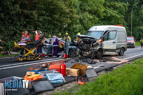 Vijf Gewonden Waaronder Drie Kinderen Bij Ernstig Ongeval Op De N207