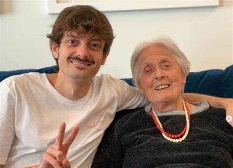 Morta La Nonna Di Fabio Rovazzi Il Ricordo Su Instagram Metronews