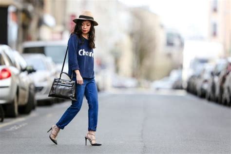 20 Streetstyle Worthy Ways To Rock The Mom Jeans Without Looking Frumpy