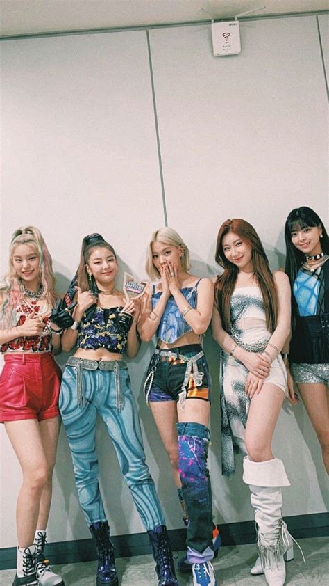 Pin by Bethany on itzy | Stage outfits, Itzy, Kpop fashion outfits