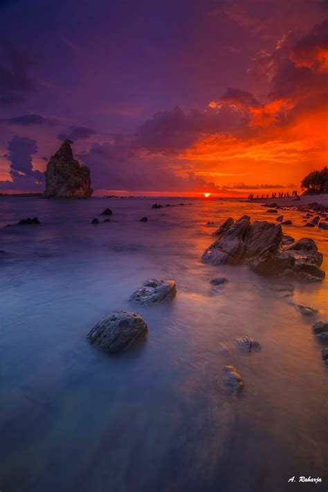 Horizon Sunset At Batu Layar Sawarna Beach Banten Indonesia