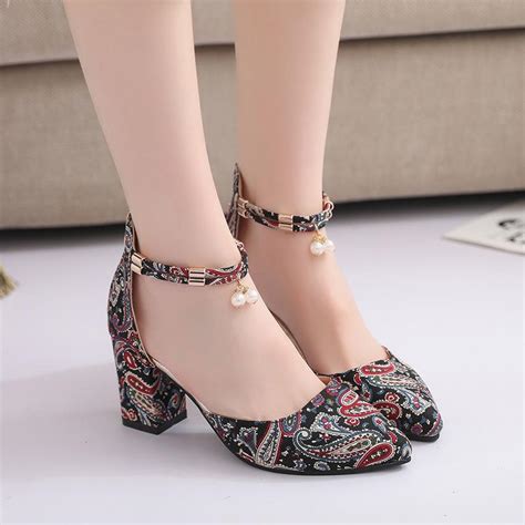 Модные женские туфли на высоком каблуке с острым носком, новые весенние ...