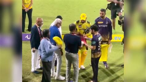 Video Rinku Singh Gets Autograph For Ms Dhoni Most Loved Cricketer