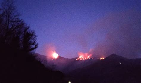 Val Fontanabuona Incendio Boschivo Sul Monte Ramaceto Primocanale It