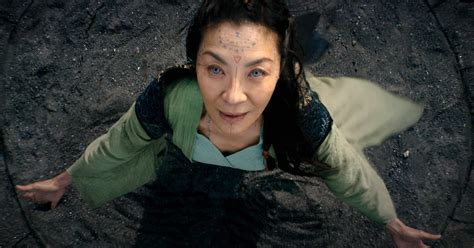 Michelle Yeoh Impressionnante Dans La Bande Annonce De The Witcher L