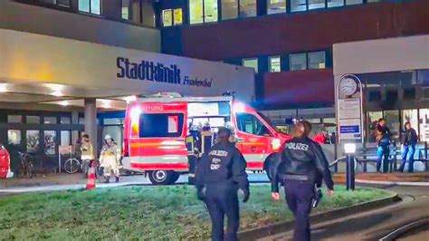 Im Krankenbett Geraucht 2 Frauen 72 80 In Stadtklinik Frankenthal Tot