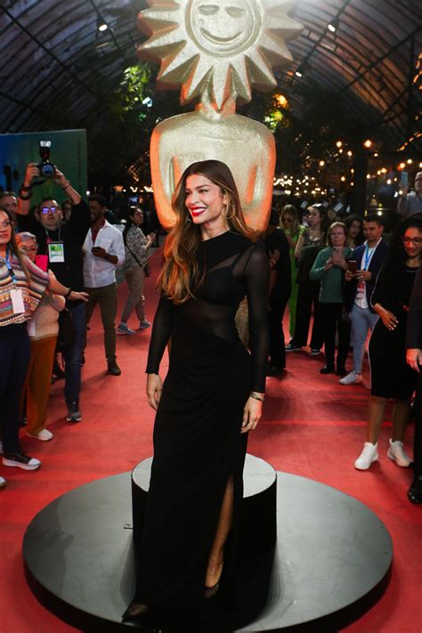 Foto Grazi Massafera Brilhou No Tapete Vermelho Do Festival De Cinema