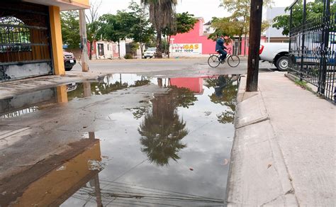 Aguas Negras Inundan Calles De Infonavit Arboledas