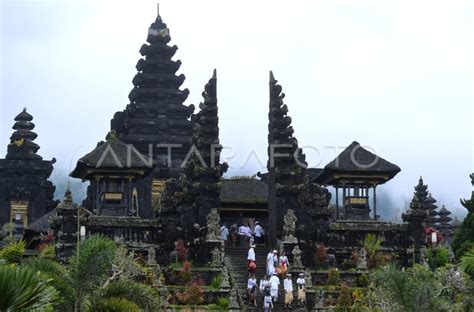 PENGEMBANGAN FASILITAS KAWASAN SUCI PURA BESAKIH ANTARA Foto