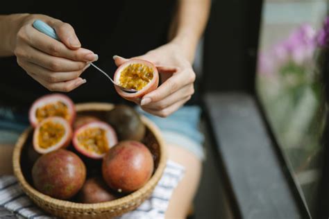 Why Should You Eat Passion Fruit During Pregnancy