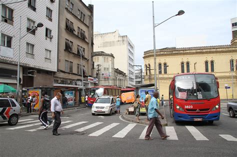 Jornal Correio Nibus Voltam A Circular No Final De Linha Da Rua