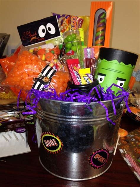 50 Spooktasticly Fun DIY Boo Basket Ideas Halloween Baskets