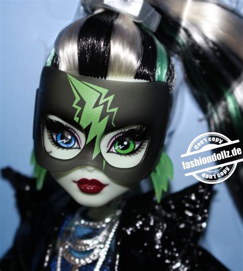 2023 Monster High Haunt Couture Midnight Runway Frankie Stein Hky81