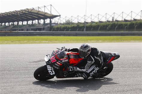 La MotoGp Scalda I Motori Primi Test A Sepang