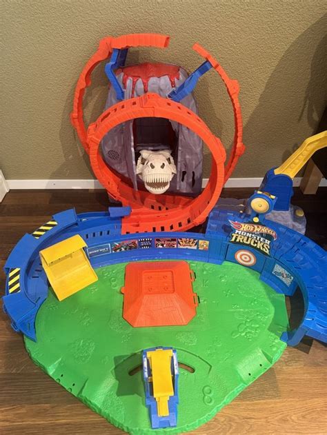 Hot Wheels Monster Trucks Vulkan Arena Spielset Kaufen Auf Ricardo