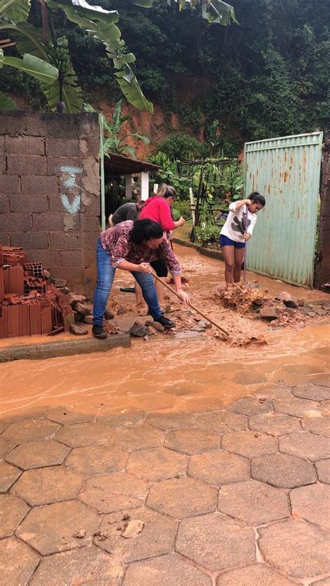 A Gazeta Represa Rompe E Inunda Casas No Interior De Irupi