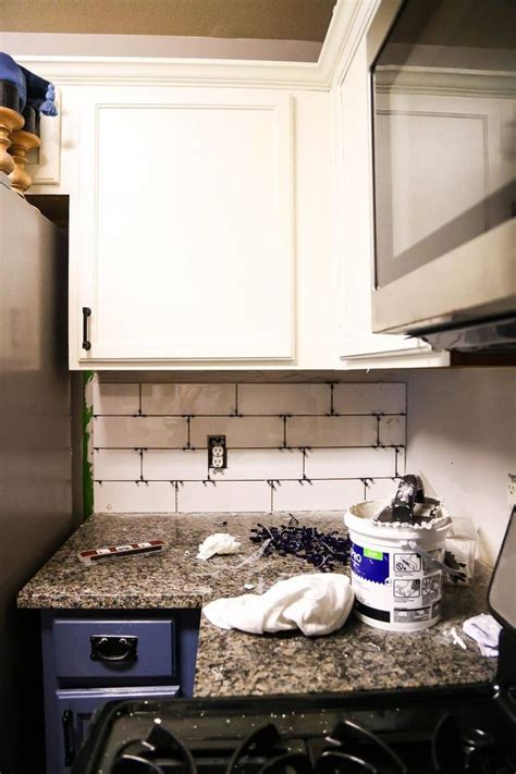 How To Install A Subway Tile Backsplash Tips And Tricks Trendy Kitchen