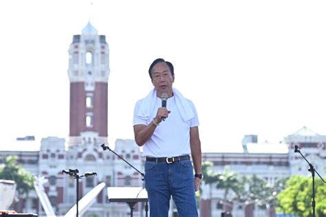 鬆口選總統？郭台銘自嘲iq80不到 想學柯文哲講話功力吸引年輕人 信傳媒