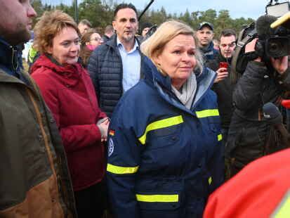 Hochwasser In Niedersachsen Bundesinnenministerin Faeser Dankt In