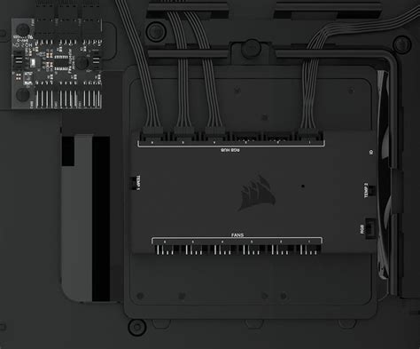 CORSAIR iCUE COMMANDER CORE XT Smart RGB Lighting and Fan Speed Controller