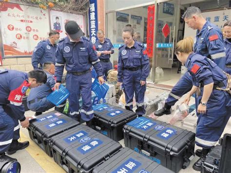 厦门两支救援队奔赴土耳其 曙光救援队8人、蓝天救援队18人首批出发