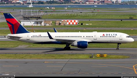 N721TW Delta Air Lines Boeing 757 231 WL Photo By OMGcat ID 1201119